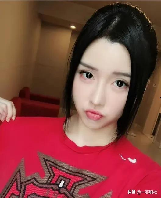周彤雨恋情爆料最新消息,神秘男友身份揭秘，甜蜜互动引网友热议！”